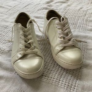 Joey Reaction Kennith Cole Sneakers